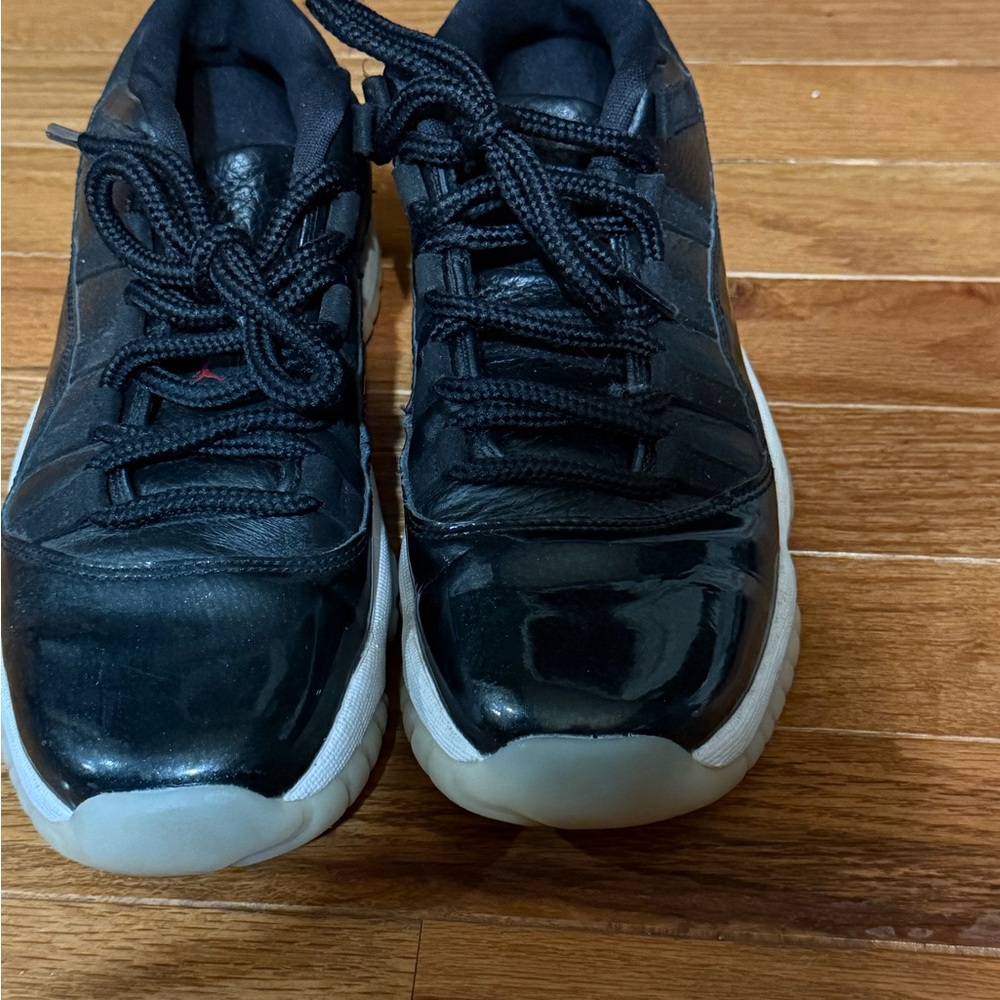 Black and White Retro Jordan Sneakers size 6.5Y - Picture 2 of 6